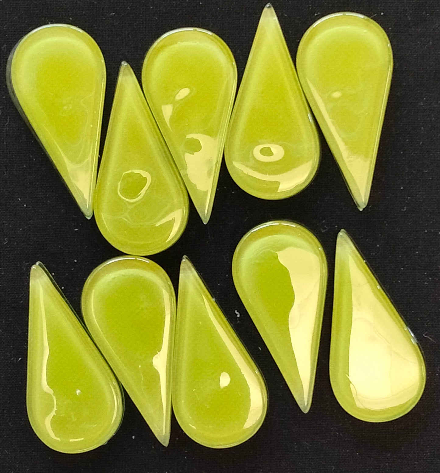 lime green petal, vitro fusion, Divina Semilla